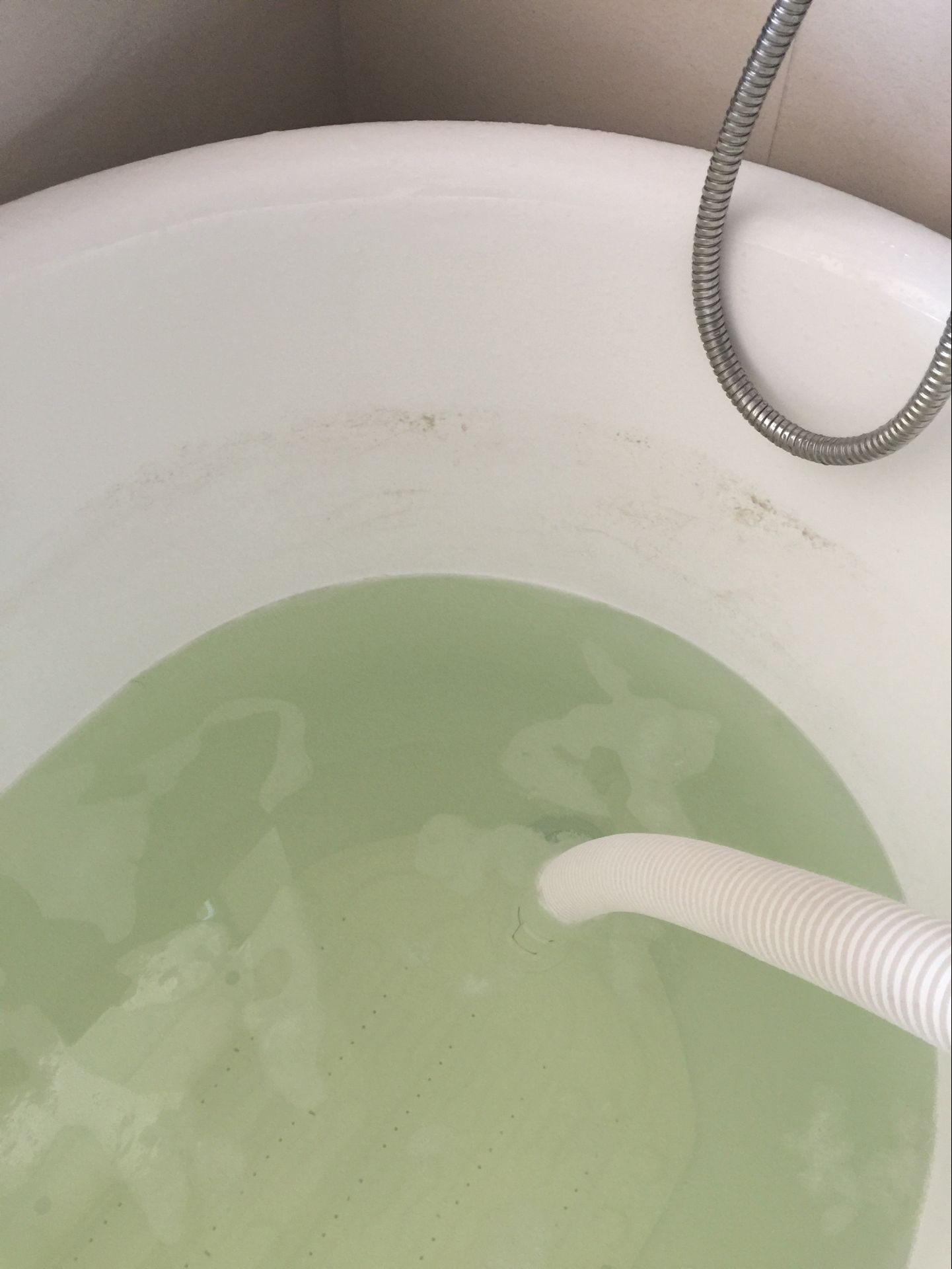 浴缸污垢